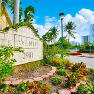 Apartamento a la venta en 2801 NE 185th St # 704, Aventura FL 33180
