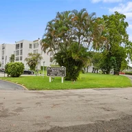 Apartment for sale in 6921 Cypress Rd # A20, Plantation FL 33317
