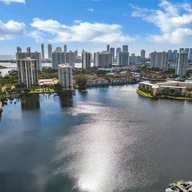 Apartamento a la venta en 2750 NE 183rd St # 1711, Aventura FL 33160