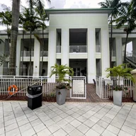 Apartamento a la venta en 5300 NW 87th Ave # 1408, Doral FL 33178