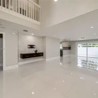 Casa a la venta en 340 NE 211th St, Miami FL 33179