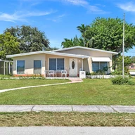 Casa a la venta en 1499 NE 174th St, North Miami Beach FL 33162