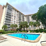 Apartamento a la venta en 10777 W Sample Rd # 1009, Coral Springs FL 33065