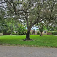 Casa a la venta en 8730 SW 114th St, Miami FL 33176