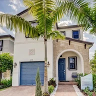 Casa a la venta en 2333 NW 131st Cir, Miami FL 33167