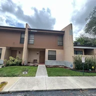 Casa a la venta en 9892 NW 14th Ct # 174, Pembroke Pines FL 33024
