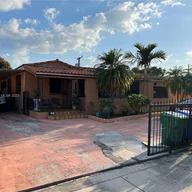 Casa a la venta en 4360 SW 1st St, Miami FL 33134