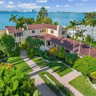 Casa a la venta en 5060 N Bay Rd, Miami Beach FL 33140