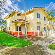 Casa a la venta en 7330 NW 179th St, Hialeah FL 33015