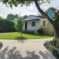 Casa a la venta en 442 NW 46th St, Miami FL 33127