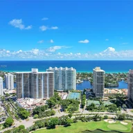 Apartamento a la venta en 20281 E Country Club Dr # 910, Aventura FL 33180