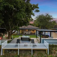 Casa a la venta en 11843 W Biscayne Canal Rd, Miami FL 33161