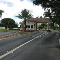 Apartamento a la venta en 1300 Saint Charles Pl # 519, Pembroke Pines FL 33026