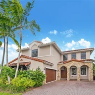 Casa a la venta en 810 NW 104th Ave, Miami FL 33172