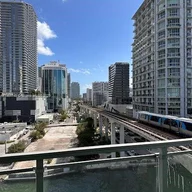 Apartamento a la venta en 92 SW 3rd St # 1105, Miami FL 33130