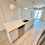 Apartamento a la venta en 2535 NE 193rd St # 3212, Miami FL 33180