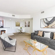 Apartamento a la venta en 18800 NE 29th Ave # 1012, Aventura FL 33180