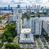 Apartamento a la venta en 2780 NE 183rd St # 209, Aventura FL 33160