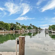 Casa a la venta en 1805 NE 117th Rd, North Miami FL 33181