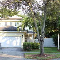 Casa a la venta en 359 NE 32nd Ter, Homestead FL 33033