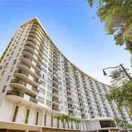 Apartamento a la venta en 6039 Collins Ave # 408, Miami Beach FL 33140