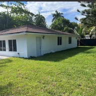 Casa a la venta en 10702 NW 18th Ave, Miami FL 33167