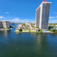 Apartamento a la venta en 1817 S Ocean Dr, Hallandale Beach FL 33009