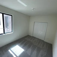 Casa a la venta en 8360 NW 43rd St # 8360, Doral FL 33166