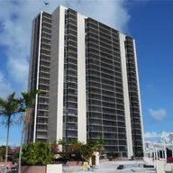Apartamento a la venta en 20379 W Country Club Dr # 132, Aventura FL 33180