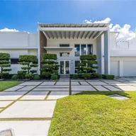 Casa a la venta en 8404 NW 33rd Ter, Doral FL 33122