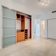 Apartamento a la venta en 234 NE 3rd St # 1607, Miami FL 33132