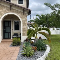 Casa a la venta en 3465 W 110th Ter, Hialeah FL 33018