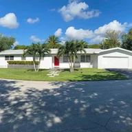 Casa a la venta en 15060 SW 80th Ave, Palmetto Bay FL 33158