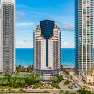 Apartamento a la venta en 18001 Collins Ave. # 1518, Sunny Isles Beach FL 33160