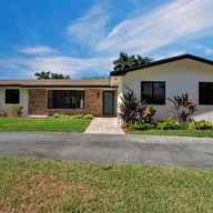 Casa a la venta en 16842 SW 86th Ave, Palmetto Bay FL 33157