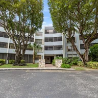 Apartamento a la venta en 10852 N Kendall Dr # 319, Miami FL 33176