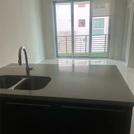 Apartamento a la venta en 7875 NW 107th Ave # 205, Doral FL 33178