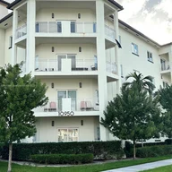 Apartamento a la venta en 10950 NW 82nd St # 421, Doral FL 33178