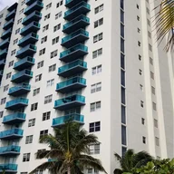 Apartamento a la venta en 4001 S Ocean Dr # 16M, Hollywood FL 33019