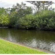 Apartamento a la venta en 101 Royal Park Dr # 2C, Oakland Park FL 33309