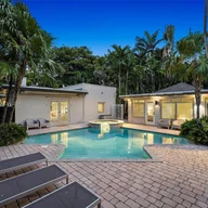 Casa a la venta en 884 NE 88th St, Miami FL 33138