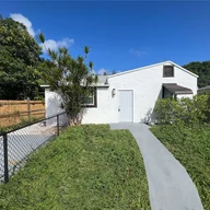 Casa a la venta en 1915 NW 46th St, Miami FL 33142