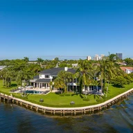 Casa a la venta en 101 Holiday Dr, Hallandale Beach FL 33009