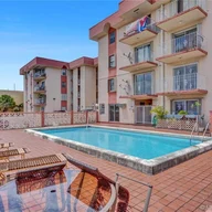 Apartamento a la venta en 6820 W Flagler St # 409, Miami FL 33144