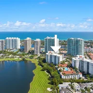 Apartamento a la venta en 20000 E Country Club Dr # 314, Aventura FL 33180