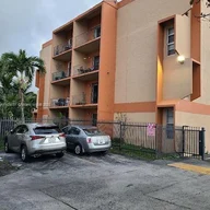 Apartamento a la venta en 6780 W 2nd Ct # 203, Hialeah FL 33012