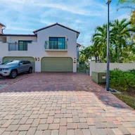 Casa a la venta en 4401 Hidden Harbour Ter # 4401, Dania Beach FL 33312