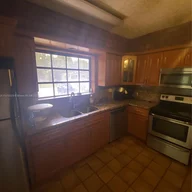 Casa a la venta en 321 NE 180th Dr, North Miami Beach FL 33162