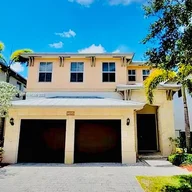 Casa a la venta en 10464 NW 70th Ln, Doral FL 33178