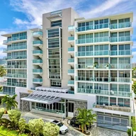 Apartamento a la venta en 9521 E Bay Harbor Dr # 302, Bay Harbor Islands FL 33154